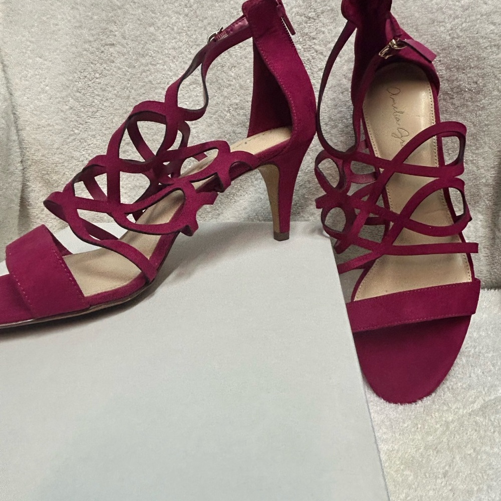 Chic Women's Strappy Heels in Fuchsia by [Brand]